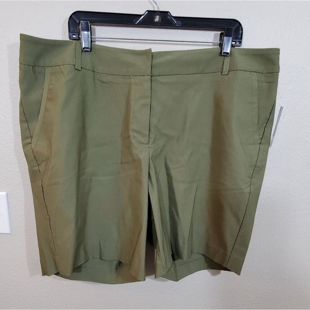 NEW Directions curvy khaki green shorts plus‎ Size 18W New!!!